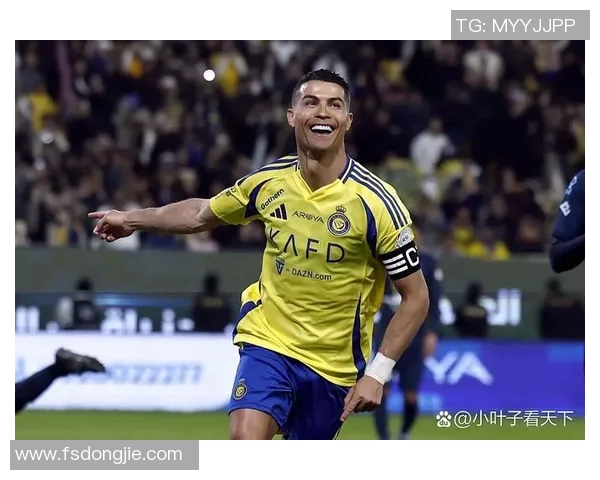 当足球明星与C罗同场竞技的精彩瞬间与背后故事探秘