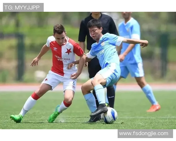 足球明星群像高清图集展现绿茵场上的传奇瞬间与友谊的力量